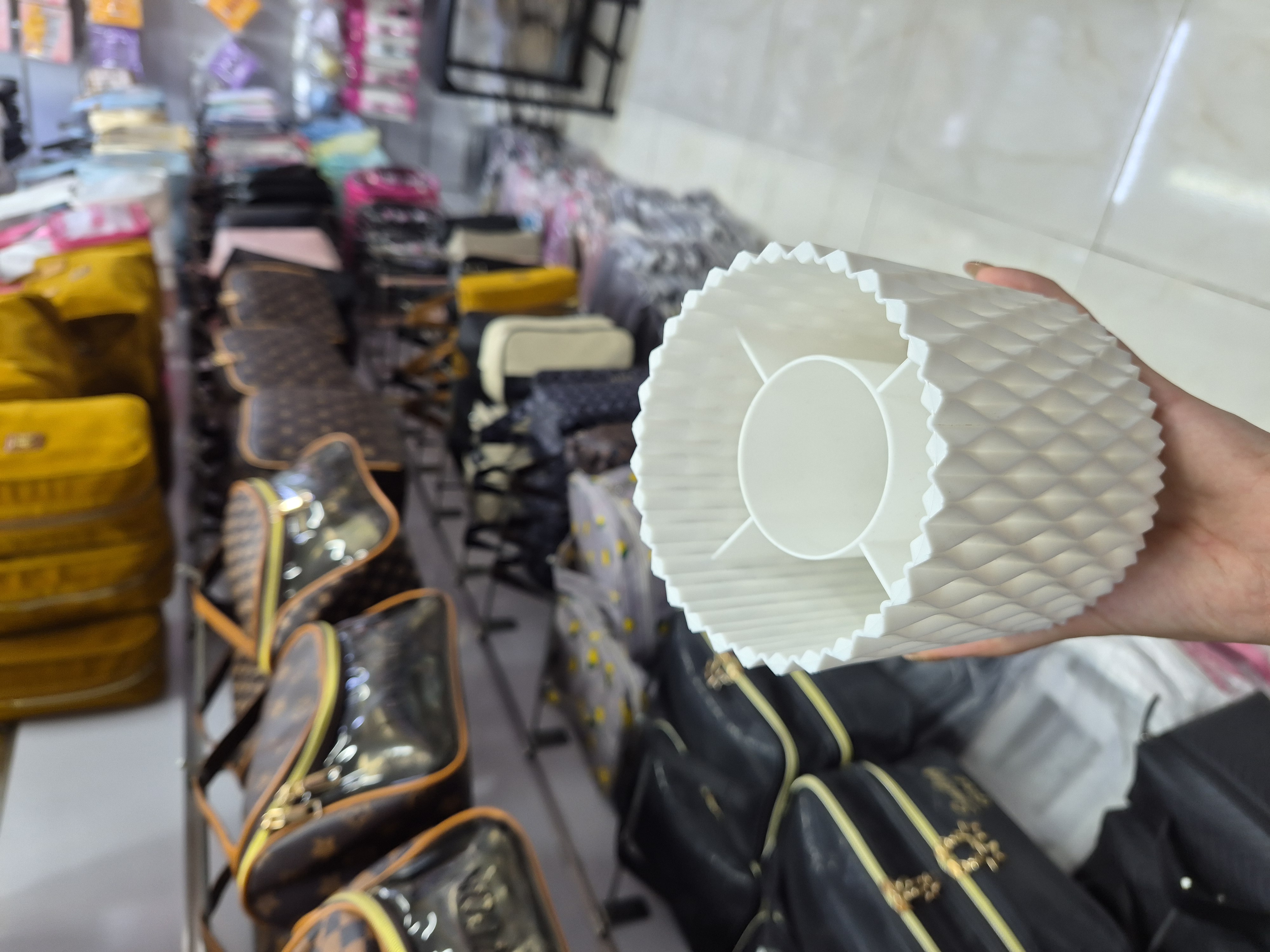 استند آرایشی چرخشی